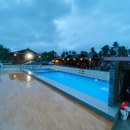 Tts Staycation Chalet Kampung Penarik Esterno foto